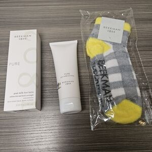 Beekman 1802 Pure Foot Balm Bundle w/ fuzzy socks NWT 2 piece set